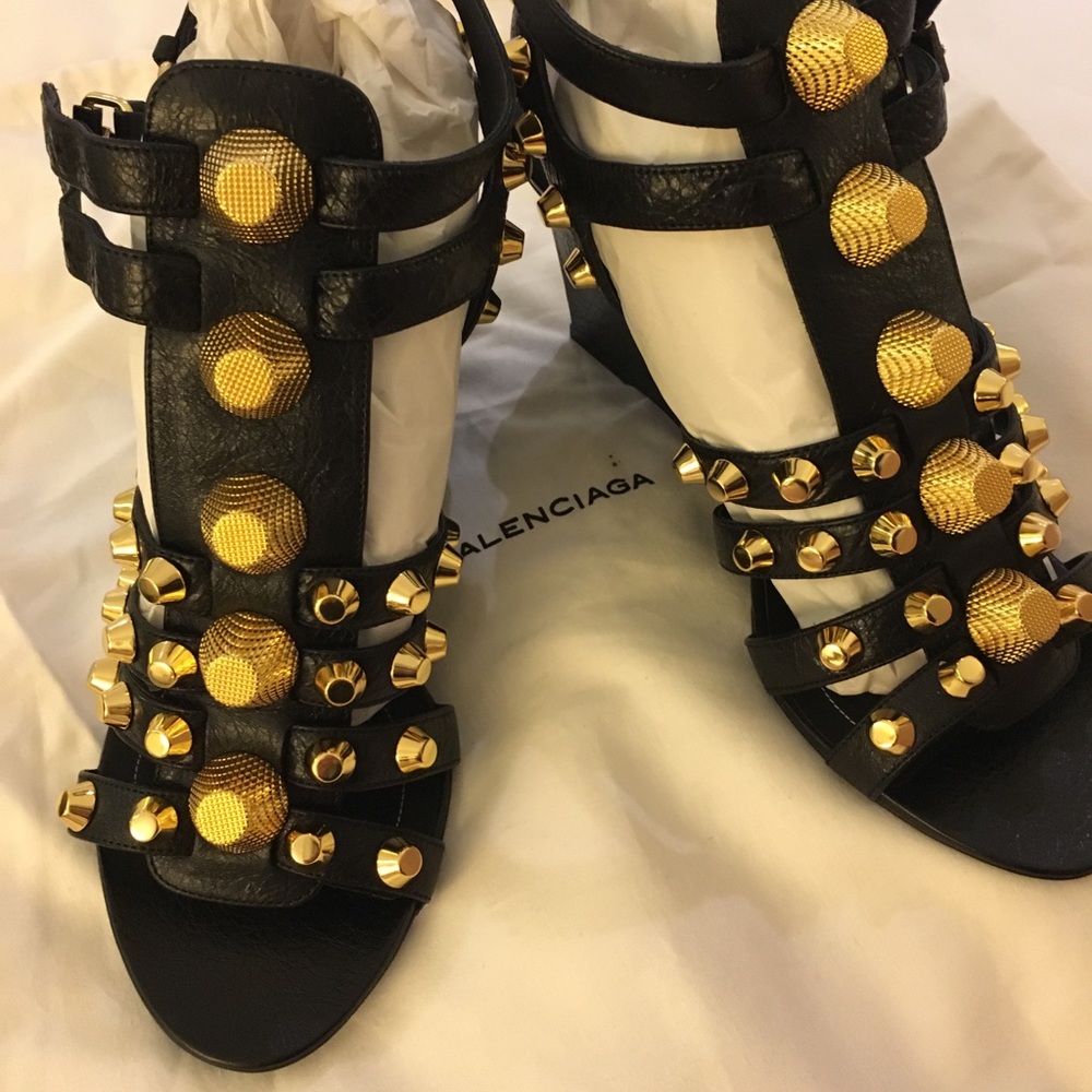 NEW. Balenciaga Black Arena Leather Wedge Sandals - Picture 4 of 6